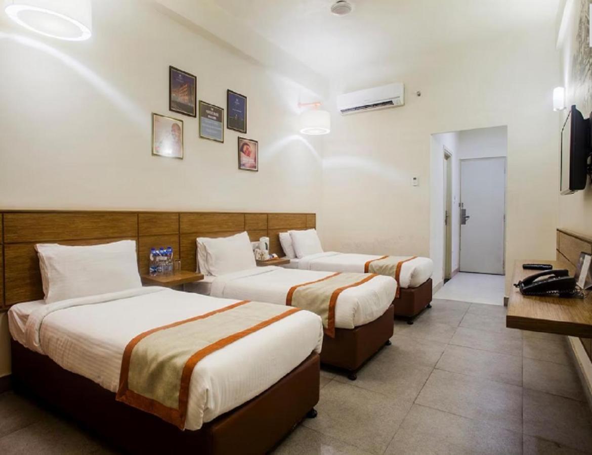 Max Hotels Prayagraj Exterior foto