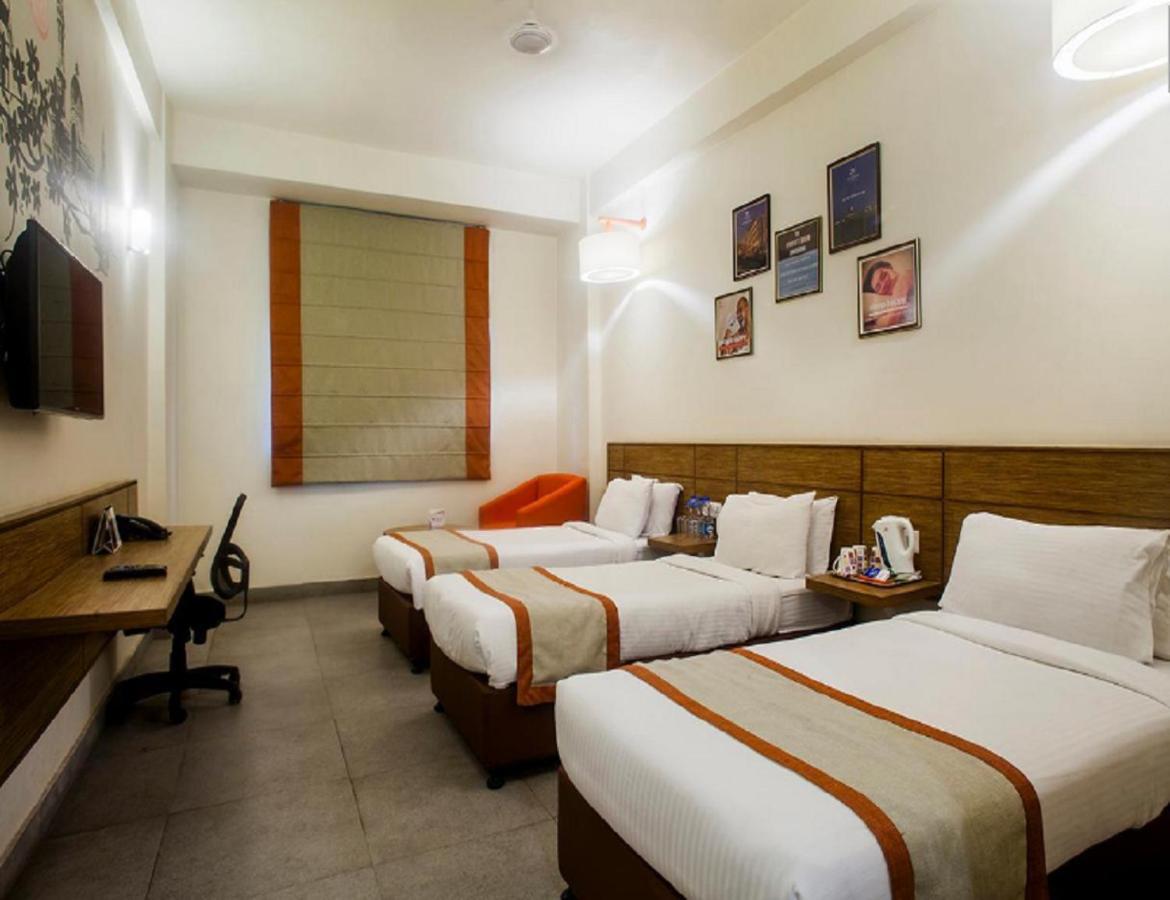 Max Hotels Prayagraj Exterior foto