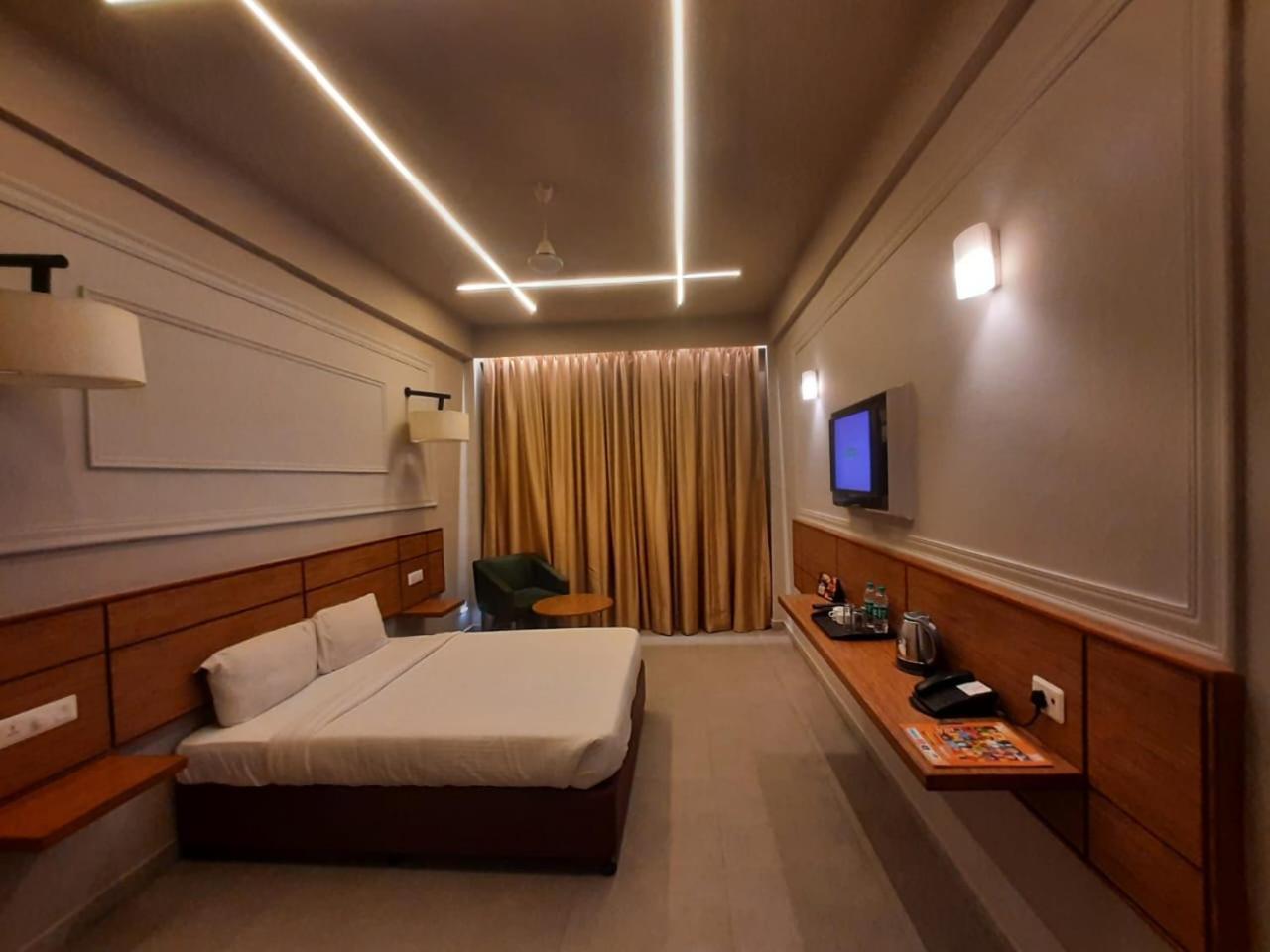 Max Hotels Prayagraj Exterior foto