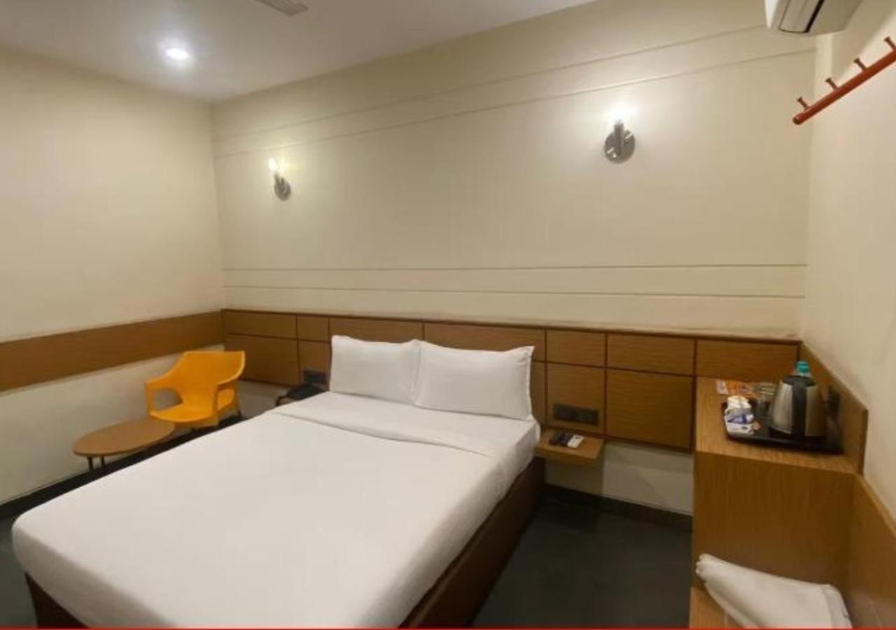 Max Hotels Prayagraj Exterior foto
