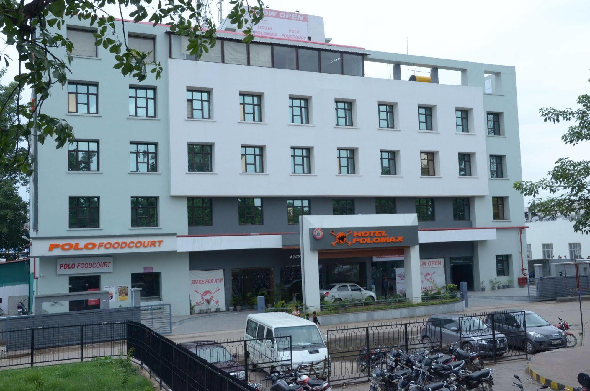Max Hotels Prayagraj Exterior foto